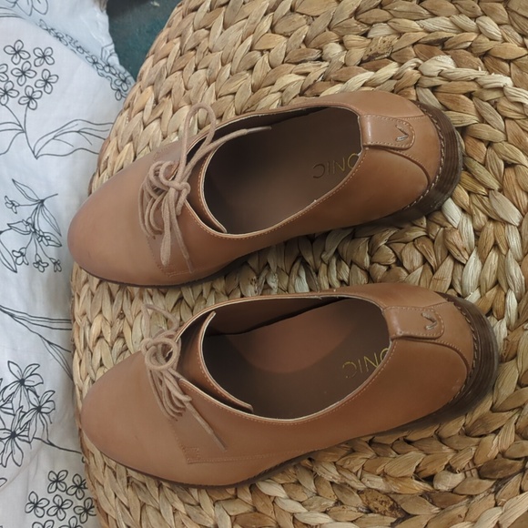 Vionic Weslyn Tan Leather Oxfords Lace-Up Loafers - Picture 6 of 10